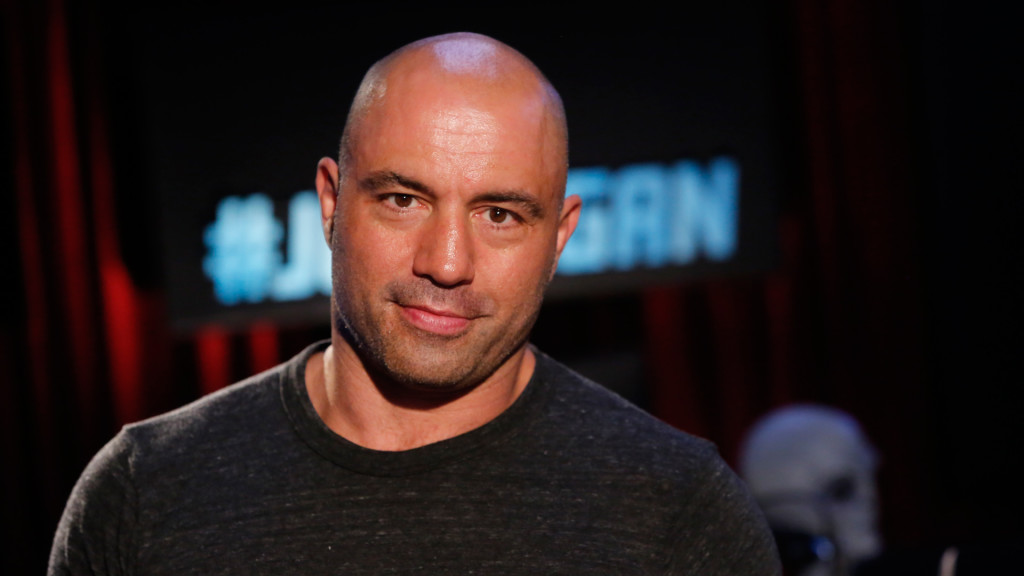 „Ostatnią rundę można wypunktować 10-8 dla Lawlera” – Joe Rogan o werdykcie i systemie punktowym w UFC