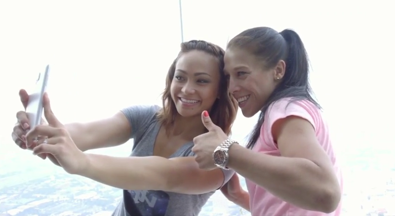 JJToDay: Nasza mistrzyni i Michelle Waterson na szczycie Skydeck w Chicago (wideo)