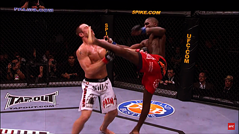 Darmowa walka przed UFC 210 – „Rumble” wysokim kopnięciem nokautuje Kevina Burnsa