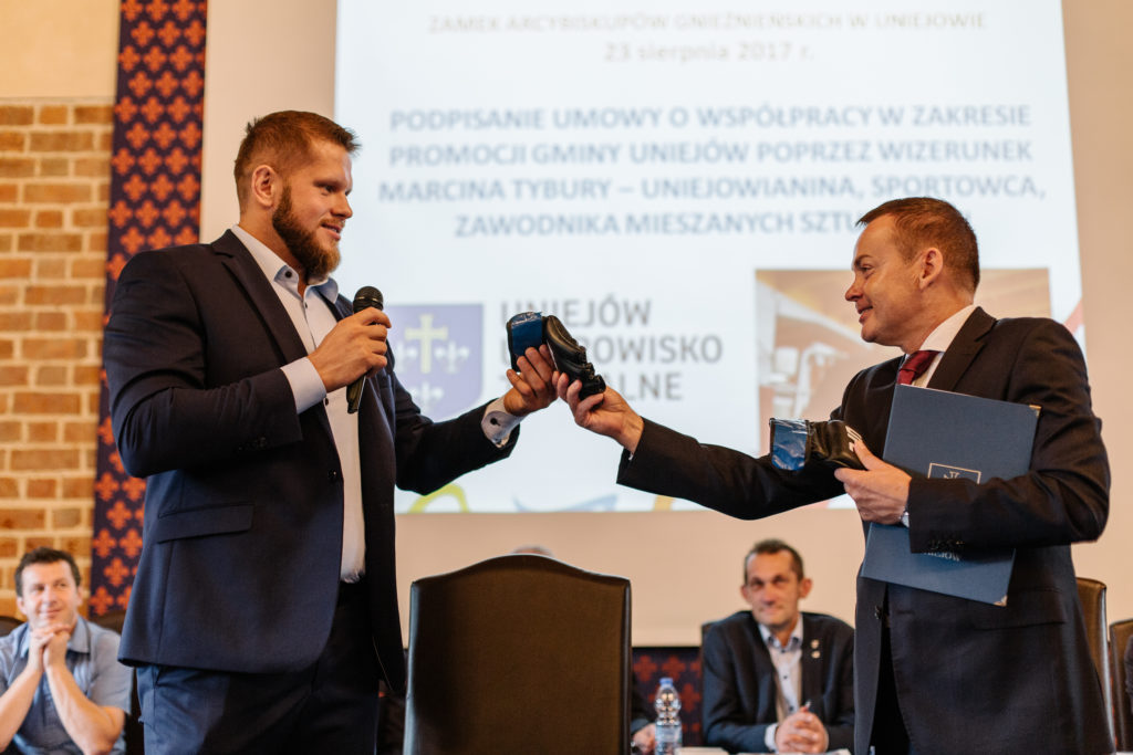 Marcin Tybura został Ambasadorem Uniejowa