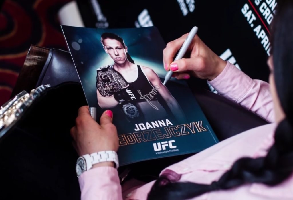 „Próbowano przesunąć mnie na inną galę”- Joanna Jędrzejczyk o UFC 217, braku managera i trudnych rozmowach z Daną White’m