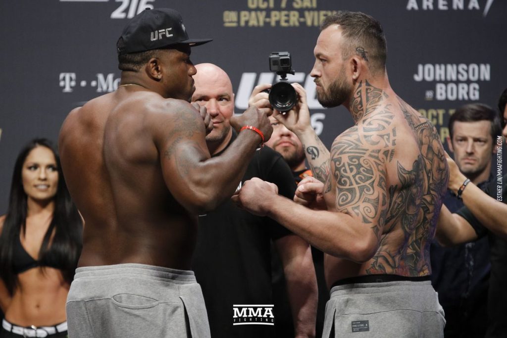 Walt Harris vs. Mark Godbeer finalnie przełożone na galę UFC 217