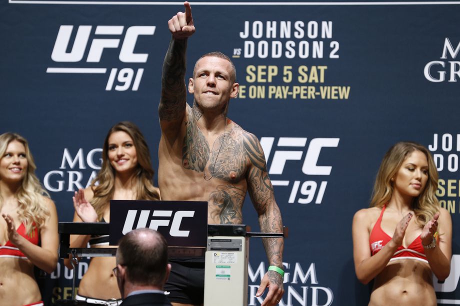 Ross Pearson vs. Mizuto Hirota oficjalnie na UFC 221