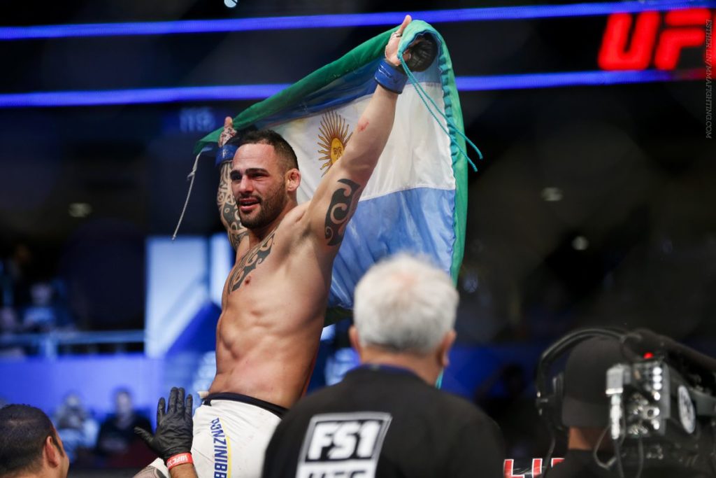 Santiago Ponzinibbio mówi z kim powinien zawalczyć Rafael Dos Anjos, by zasłużyć na walkę o pas