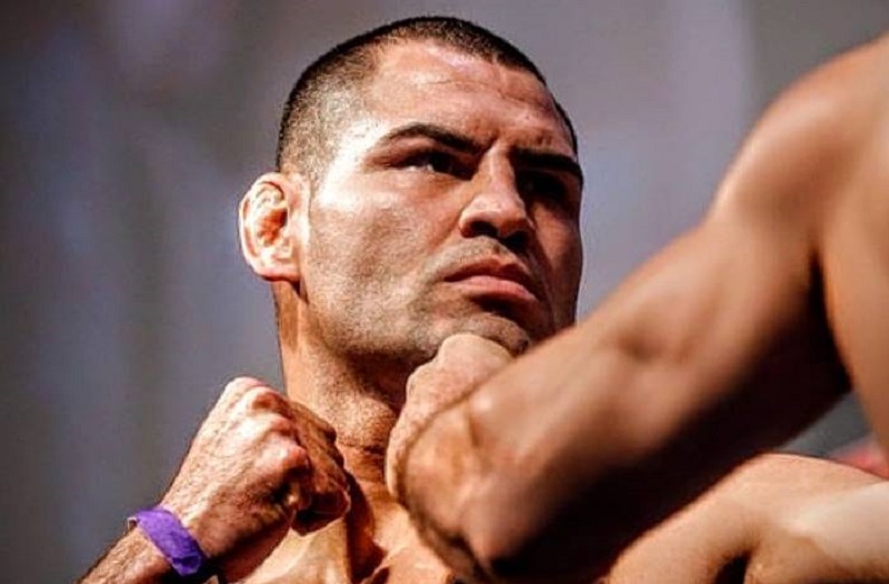 Były mistrz wagi ciężkiej UFC, Cain Velasquez, wrócił do treningów