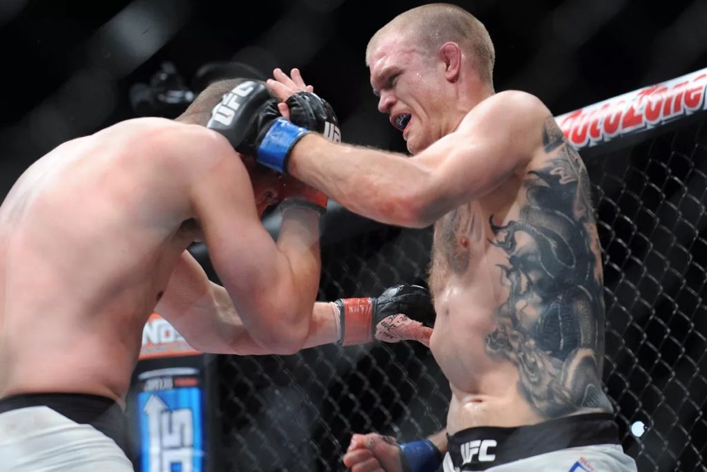 Evan Dunham pozostaje na karcie UFC 223. Jest zastępstwo za Mairbeka Taisumova