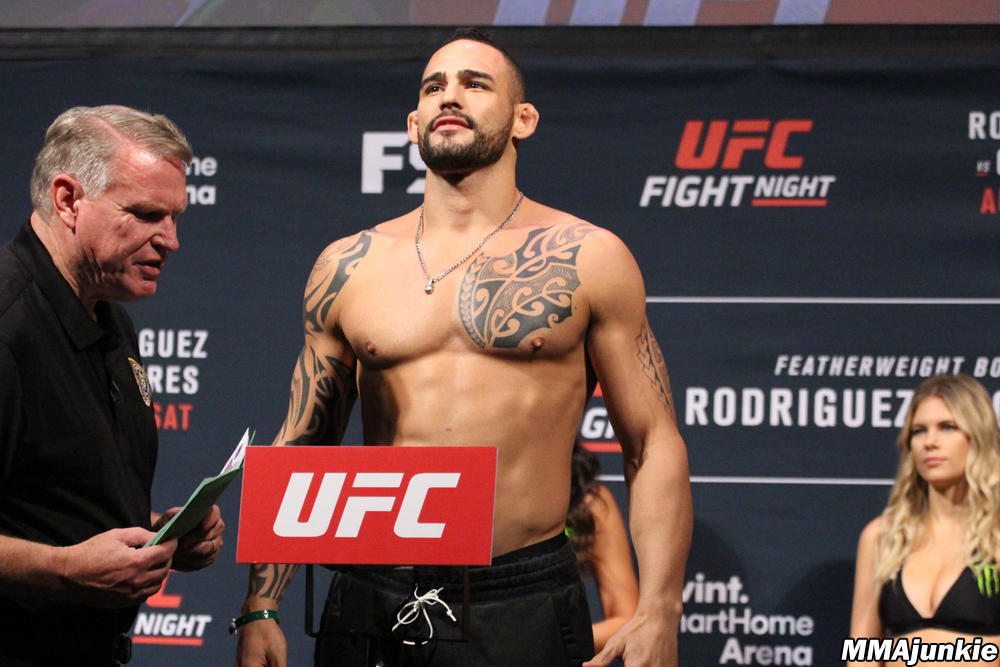 Santiago Ponzinibbio wypada z walki wieczoru na UFC Chile