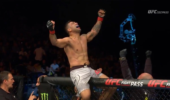 UFC Liverpool: Claudio Silva dusi Nordine’a Taleba i liczy na dodatkowe 50.000$ [WIDEO]