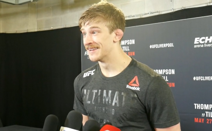 Arnold Allen w dobrym humorze po wygranej przed czasem na UFC Liverpool [WIDEO]