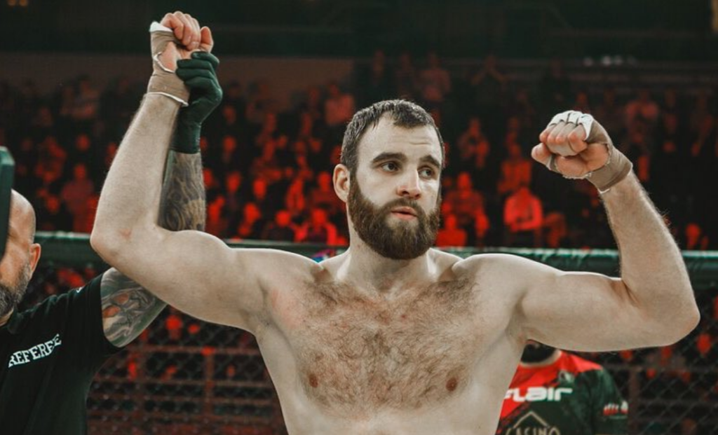 Denis Goltsov wypada z turnieju wagi ciężkiej PFL. Zastąpi go były zawodnik UFC