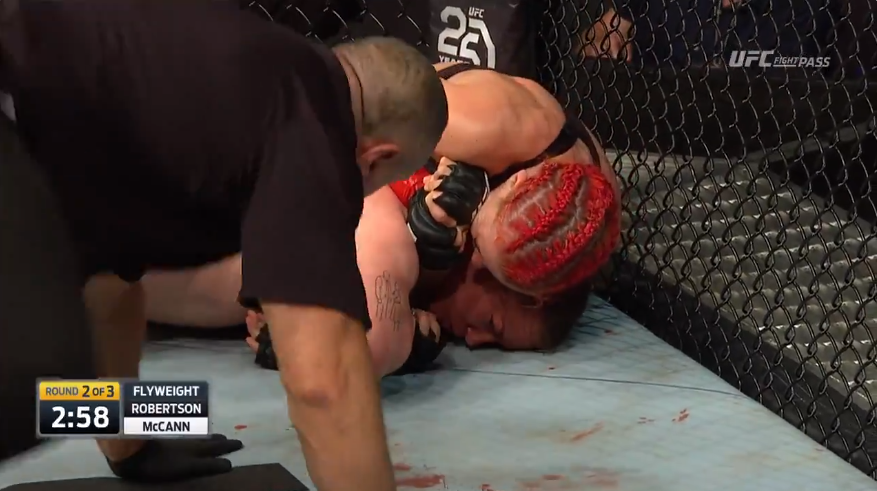 UFC Liverpool: Gillian Robertson „udusiła” Molly McCann w 2 rundzie [WIDEO]
