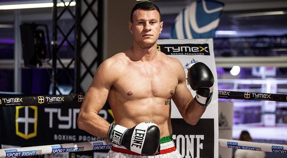 Mistrz FEN, Arkadiusz Wrzosek, udanie debiutuje w boksie na Warsaw Boxing Night