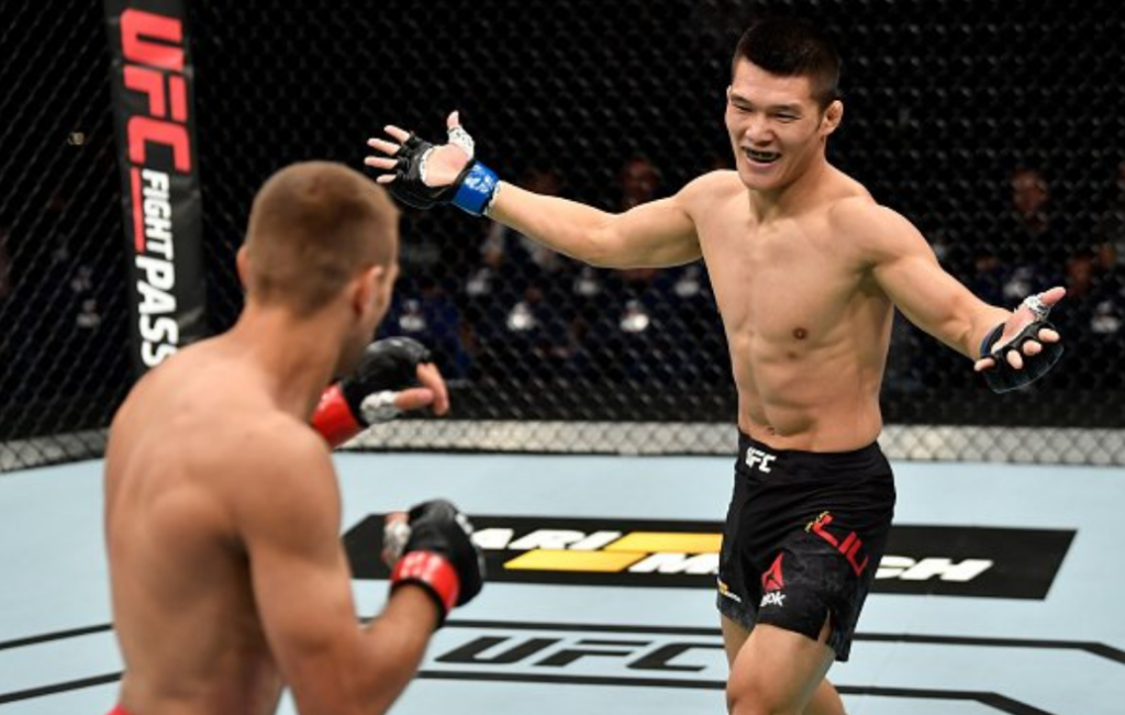 UFC Hamburg: Liu Pingyuan wypunktował Damiana Stasiaka