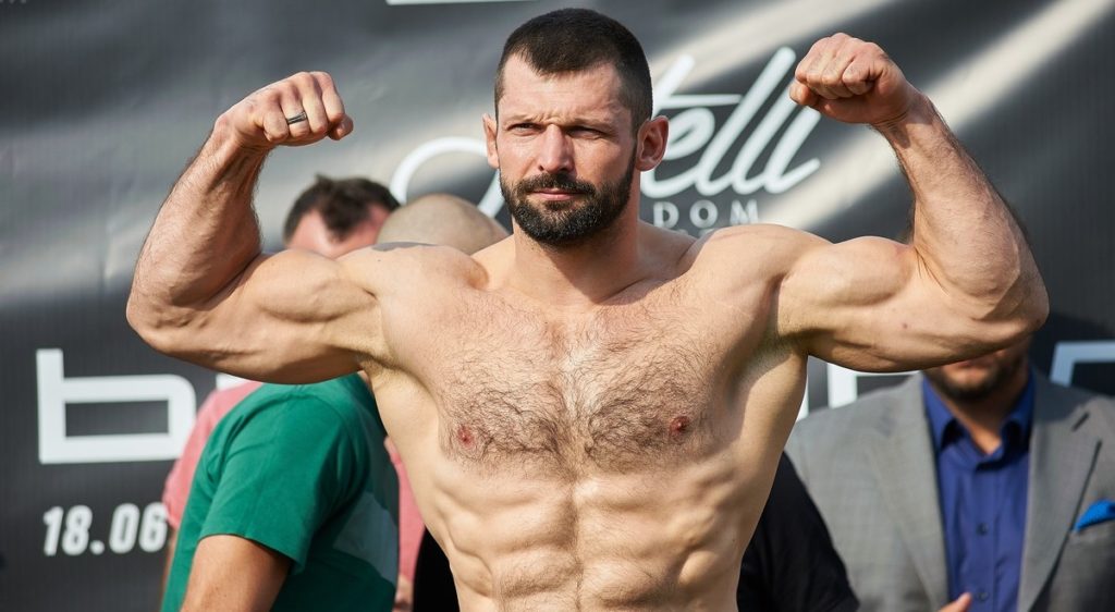 Szymon Kołecki ma do siebie pretensje o przegraną z Michałem Bobrowskim na Babilon MMA 5
