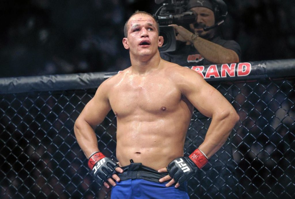 Junior Dos Santos chętnie zrewanżuje się swoim pogromcom