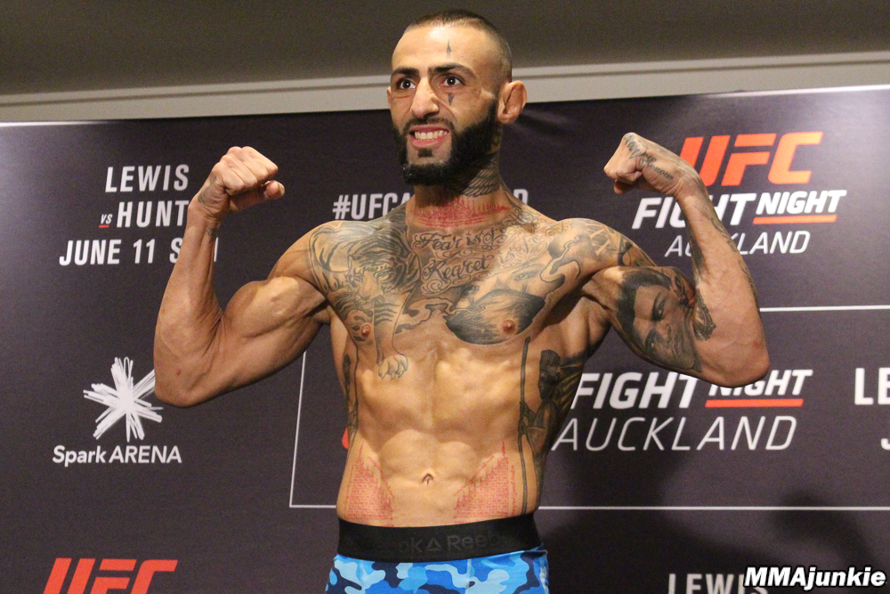 Ashkan Mokhtarian wypada z walki na gali UFC Fight Night 142 w Australii