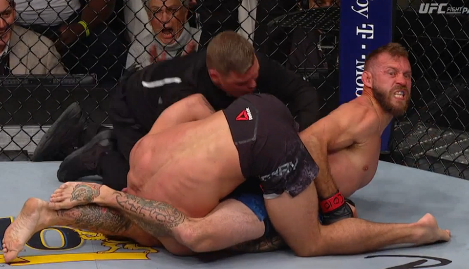 UFC Denver: Donald Cerrone odklepuje Mike’a Perrego w pierwszej rundzie [WIDEO]