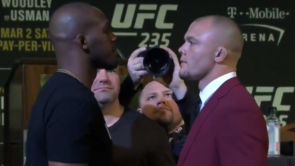 UFC 235: Spotkanie twarzą w twarz głównych bohaterów gali  [WIDEO]