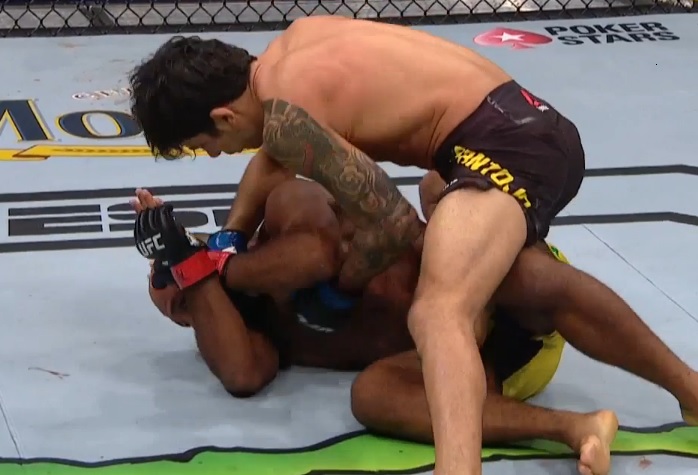 UFC 236: Alexandre Pantoja po raz kolejny kończy przed czasem [WIDEO]