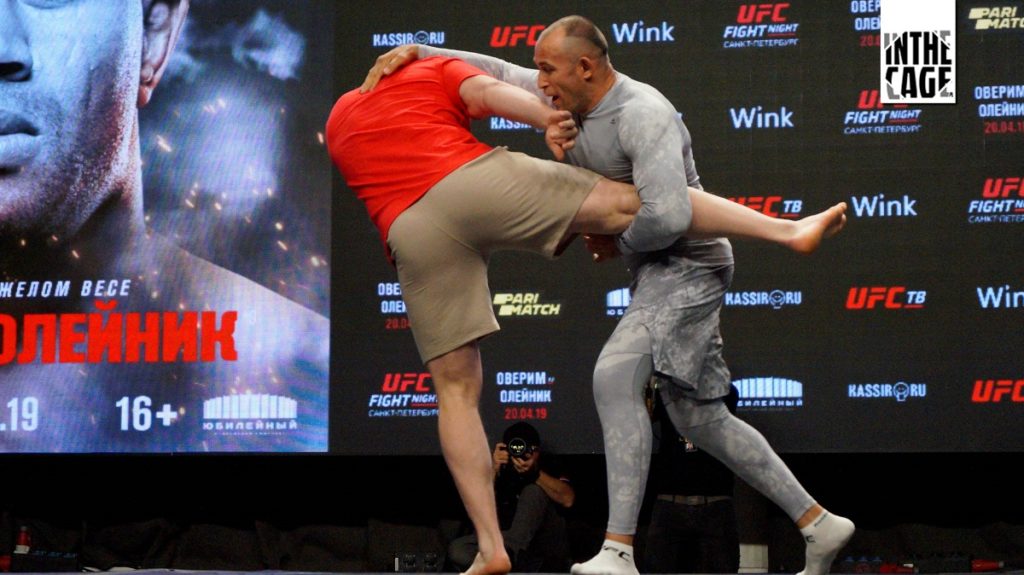 UFC St. Petersburg: Alexey Oleynik na treningu medialnym [WIDEO]