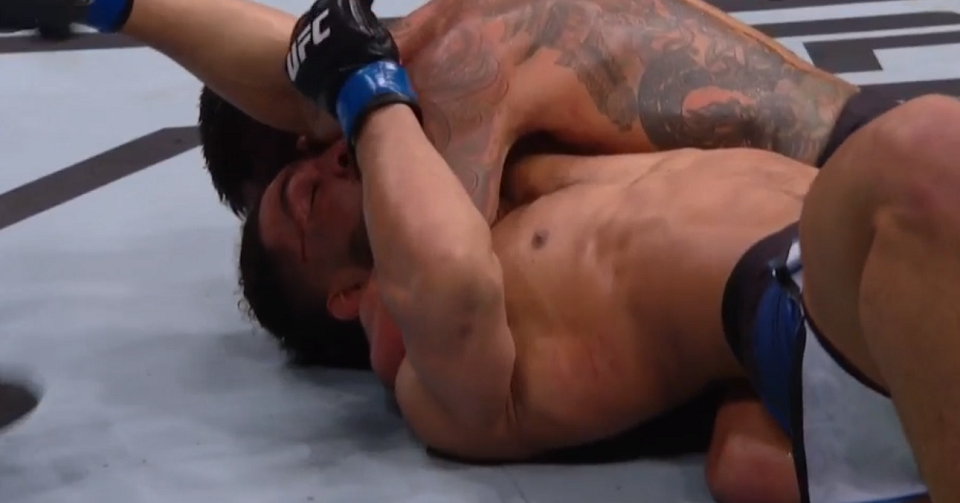 Rafael dos Anjos dusi Kevina Lee na UFC w Rochester! [WIDEO]