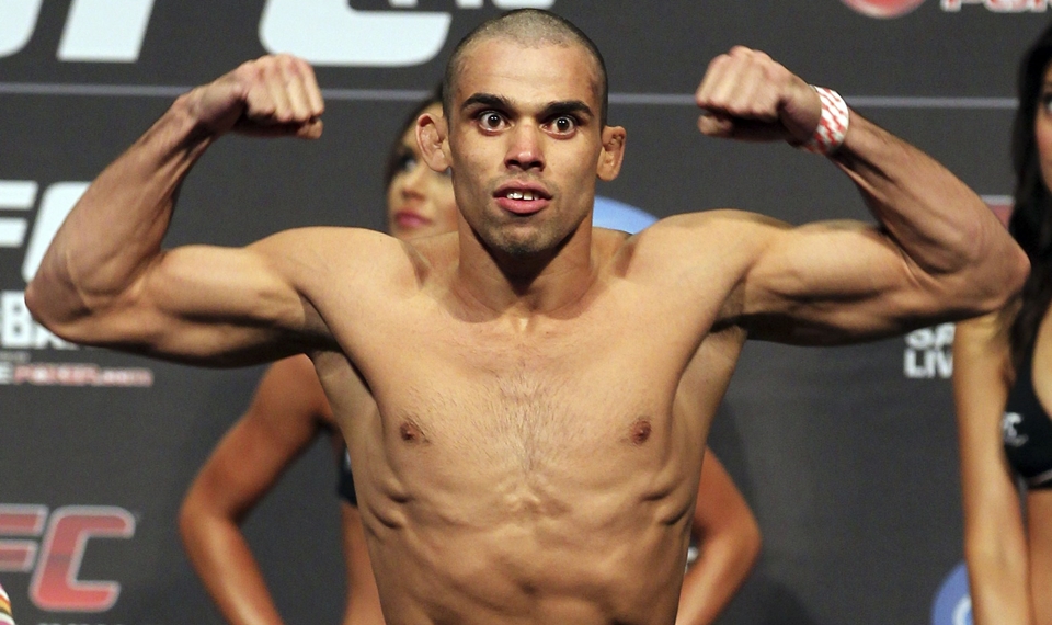 Renan Barao powraca do kategorii piórkowej i wystąpi na UFC on ESPN+22 w Sao Paulo