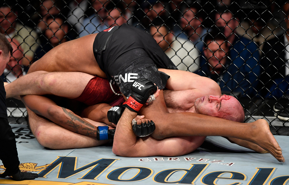 UFC 246: Alexey Oleynik poddał Maurice’a Greene balachą [WIDEO]