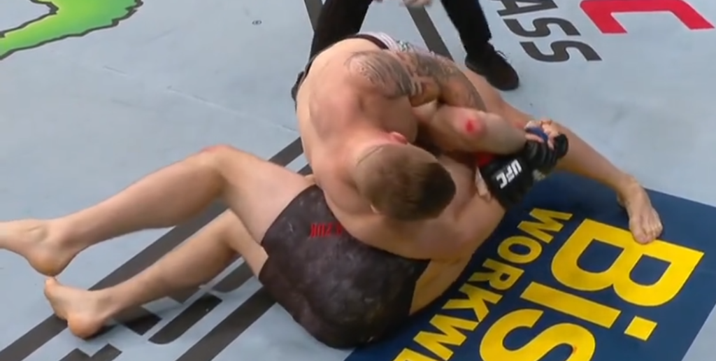 UFC Auckland: Michał Oleksiejczuk totalnie zdeklasowany i poddany kimurą przez Jimmy’ego Crute’a [WIDEO]