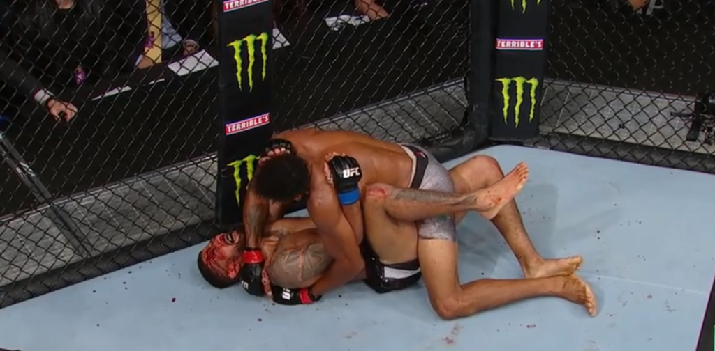 UFC 248: Alex Oliveira niejednogłośnie lepszy od Maxa Griffina po krwawym pojedynku