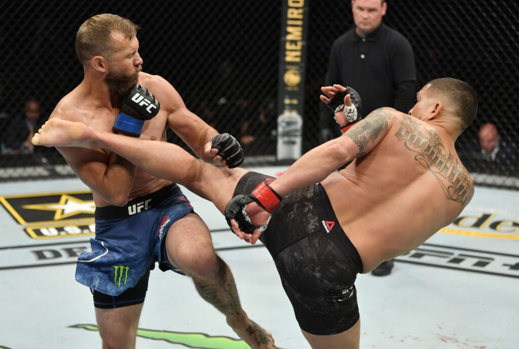 UFC 249: Anthony Pettis kontrowersyjnie lepszy od Donalda „Kowboja” Cerrone