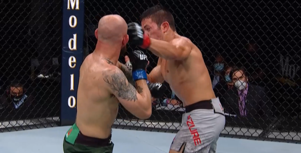 UFC on ESPN+ 29: Brian Kelleher powrócił z zaświatów i znokautował Huntera Azure’a [WIDEO]