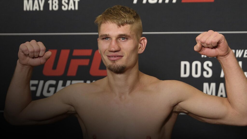 Austin Hubbard podpisał nowy kontrakt z UFC