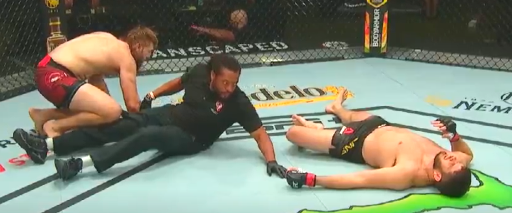 UFC on ESPN 12: Tanner Boser potwornie ciężko znokautował Philipe’a Linsa [WIDEO]