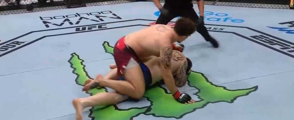 UFC Fight Island 3: Tom Aspinall znokautował Jake’a Colliera w 45 sekund [WIDEO]