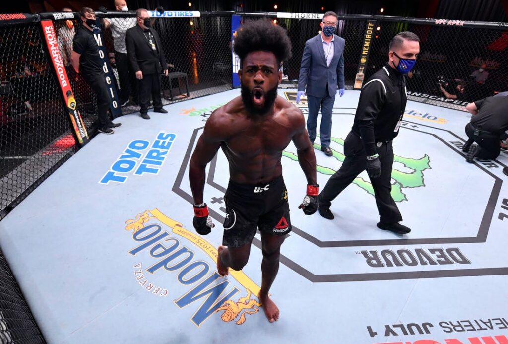 Aljamain Sterling zawalczy o pas? Dana White zabiera głos