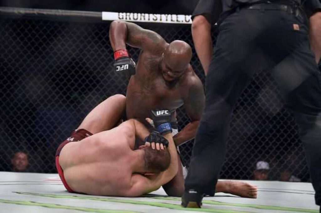 Darmowa walka przed UFC Vegas 6: Derrick Lewis vs. Marcin Tybura [WIDEO]