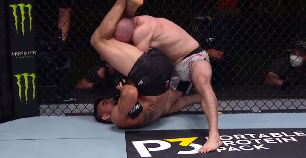 UFC on ESPN+ 34: Bartosz Fabiński błyskawicznie poddany przez Andre Muniza [WIDEO]