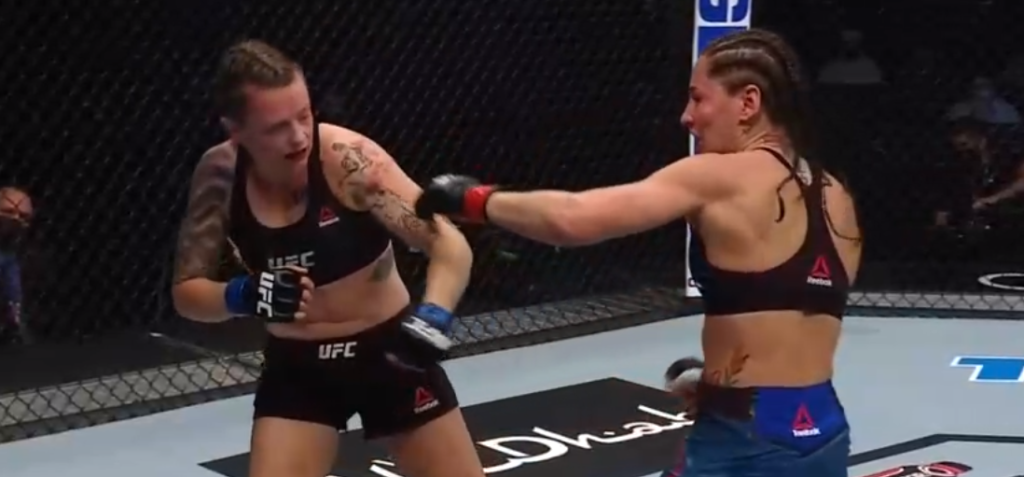 UFC 257: Joanne Calderwood jednogłośnie wygrywa z Jessicą Eye