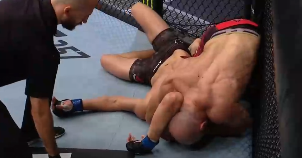UFC on ESPN 20: Omari Akhmedov poddał trójkątem rękoma Toma Breese’a [WIDEO]
