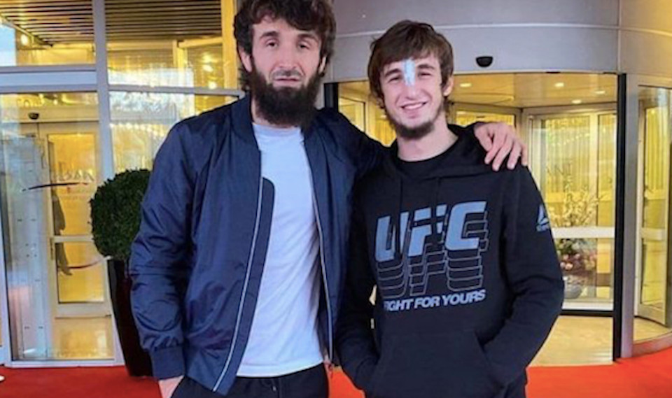 Młodszy brat Zabita Magomedsharipova, Khasan dołączył do Bellator MMA