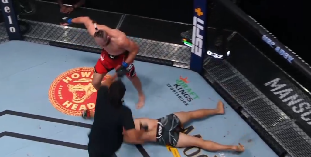 UFC Vegas 25: Jiri Prochazka ciężko znokautował Reyesa obrotowym łokciem [WIDEO]