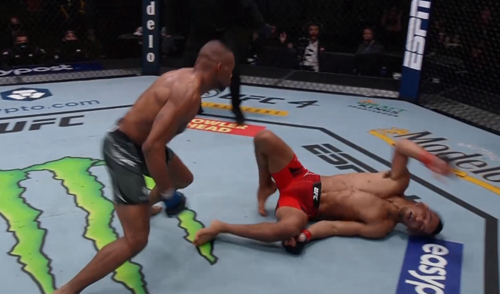 UFC Vegas 42: Khaos Williams znokautował Miguela Baezę [WIDEO]