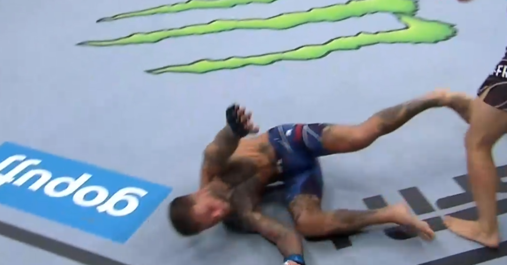 UFC 269: Cody Garbrandt ponownie znokautowany! Padł ofiarą pięści Kaia Kara-France’a [WIDEO]