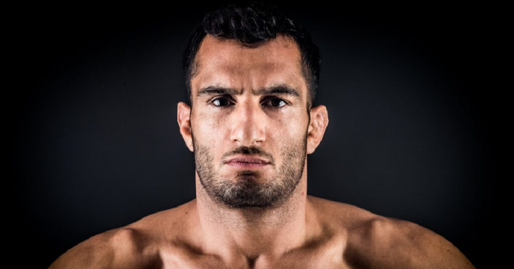 Mousasi planuje krótką walkę z Vanderfordem: „Jestem tu, by go skończyć i to właśnie zrobię”