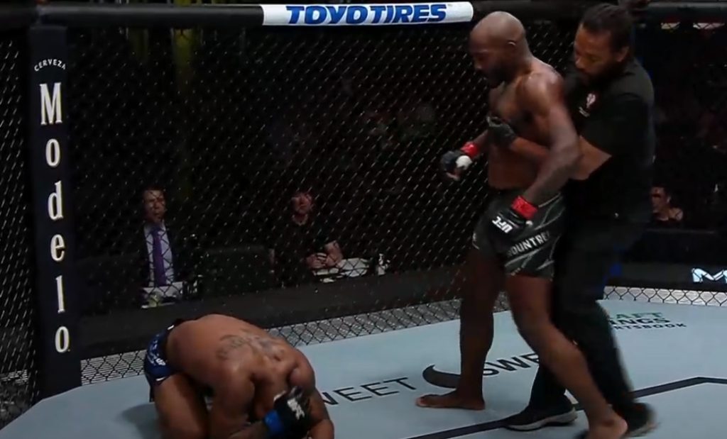 UFC Vegas 50: Khalil Rountree znokautował Karla Robersona [WIDEO]