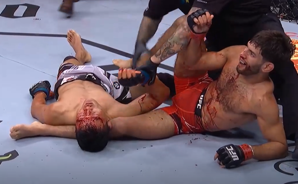 UFC Long Island: Matt Schnell powrócił z zaświatów i udusił Sumudaerjiego do nieprzytomności! [WIDEO]