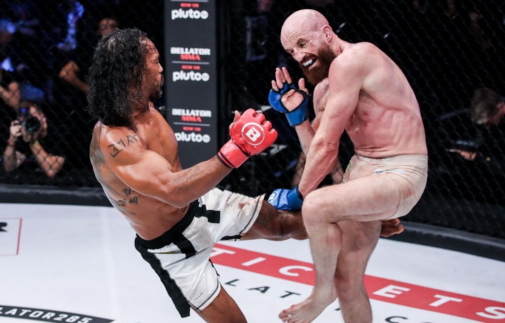 Bellator 285: wyniki i najlepsze akcje. Henderson wypunktował ulubieńca publiczności, Romero odprawił Manhoefa [WIDEO]