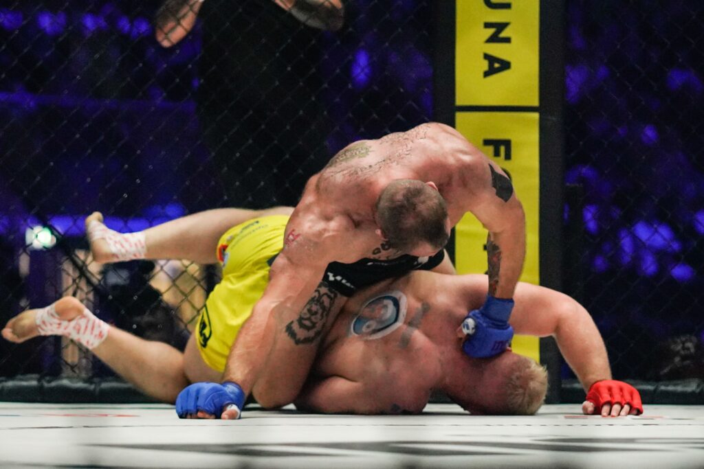 KSW 76: Kamil Gawryjołek szokuje świat i kończy Marka Samociuka w 1. rundzie! [WIDEO]