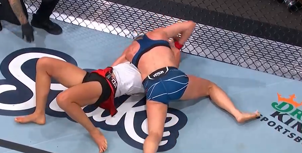 UFC San Antonio: Holly Holm zapaśniczo zdominowała Yanę Santos