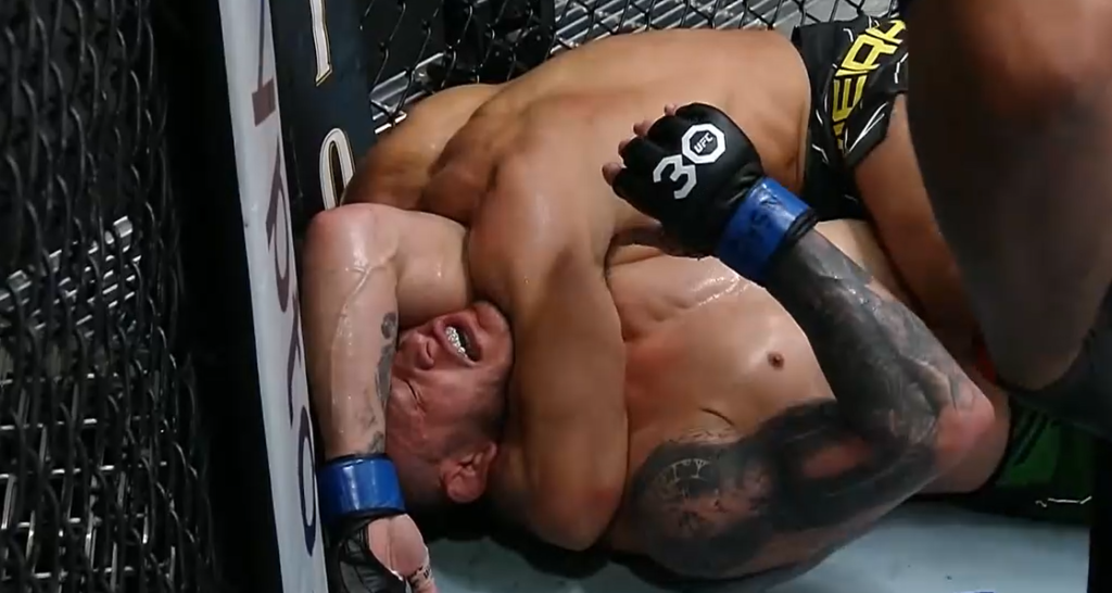 UFC Vegas 72: Rodolfo Vieira udusił Cody’ego Brundage [WIDEO]